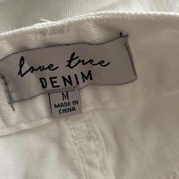 Medium white short shorts with sequence pockets - Picture 3 of 5